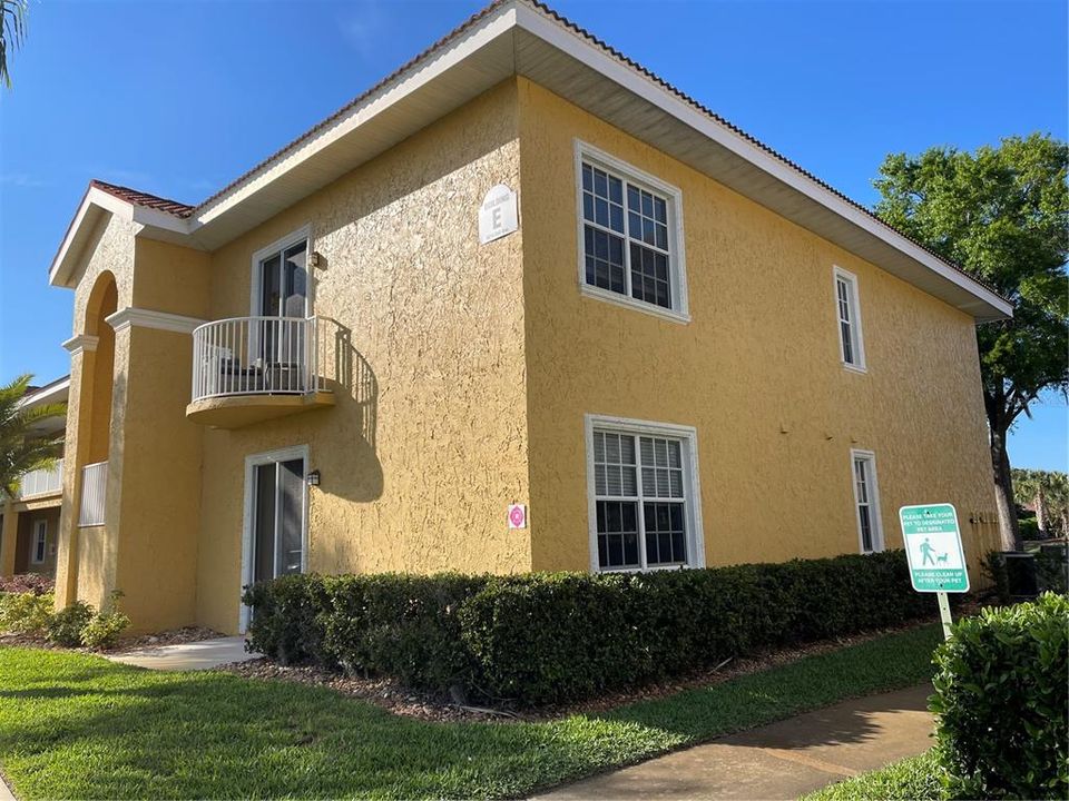 For Sale: $320,000 (2 beds, 2 baths, 1128 Square Feet)