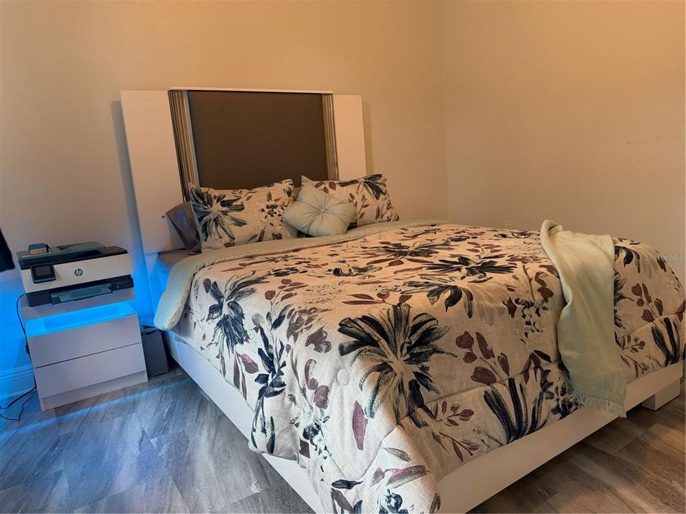 For Sale: $320,000 (2 beds, 2 baths, 1128 Square Feet)