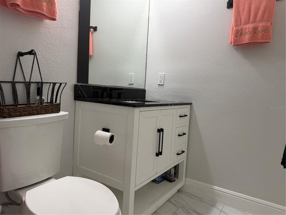 For Sale: $320,000 (2 beds, 2 baths, 1128 Square Feet)