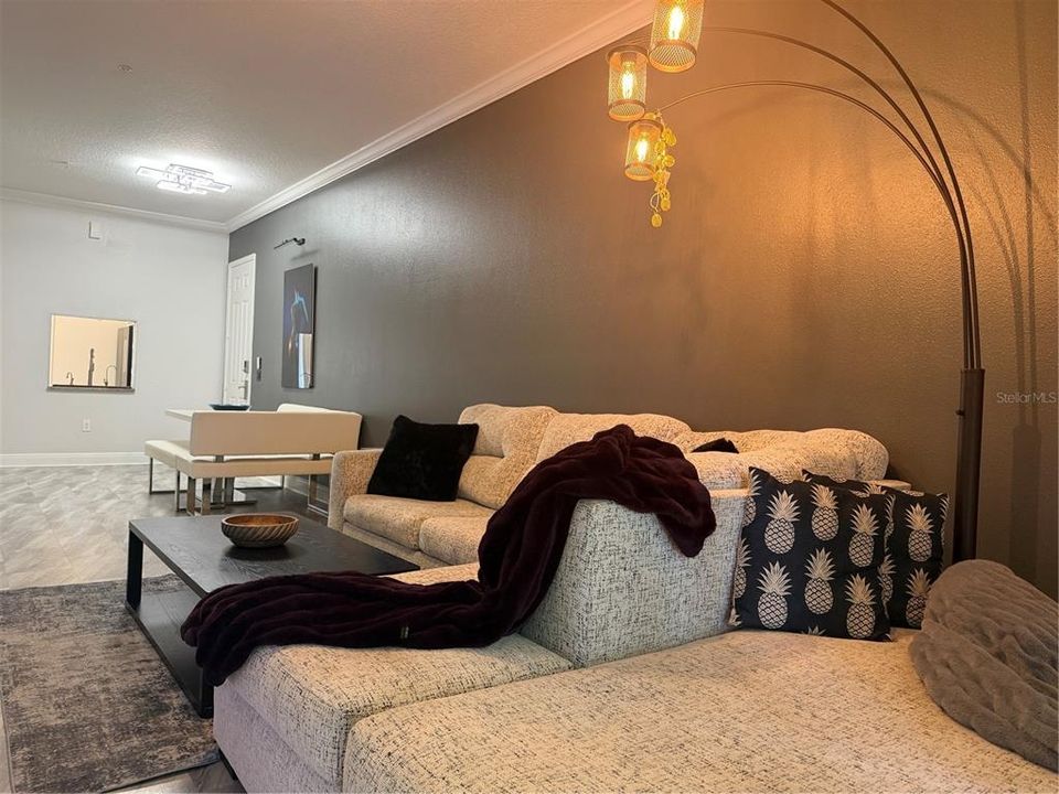 For Sale: $320,000 (2 beds, 2 baths, 1128 Square Feet)