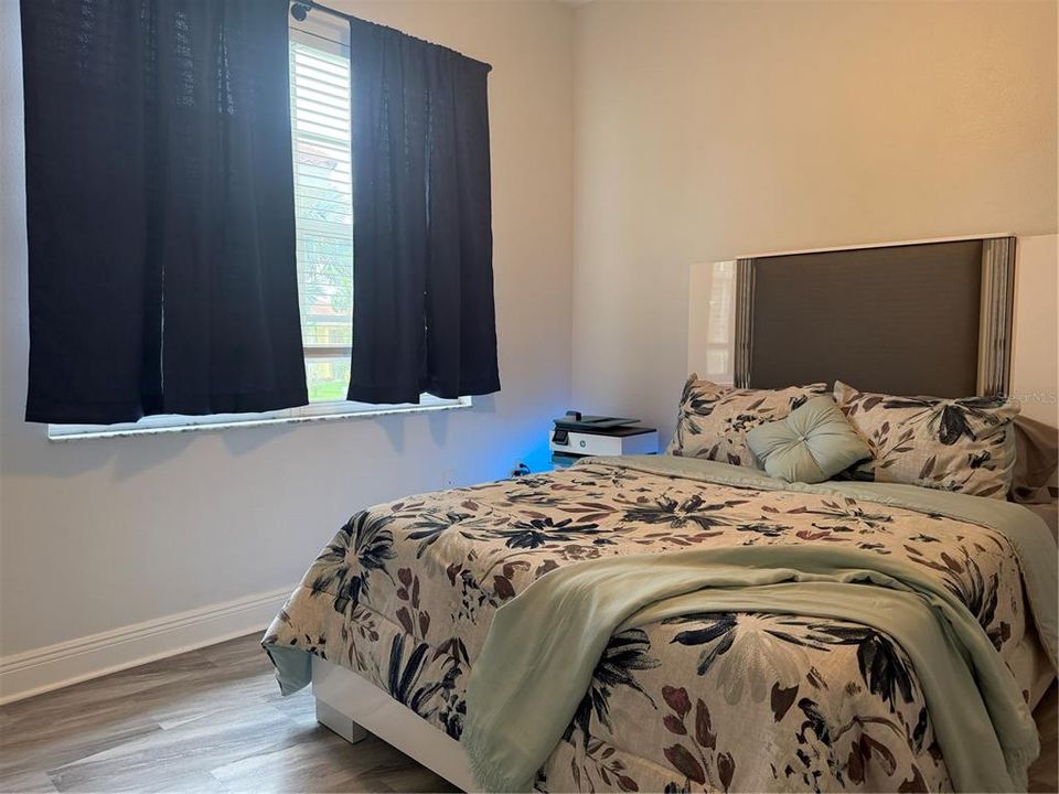 For Sale: $320,000 (2 beds, 2 baths, 1128 Square Feet)