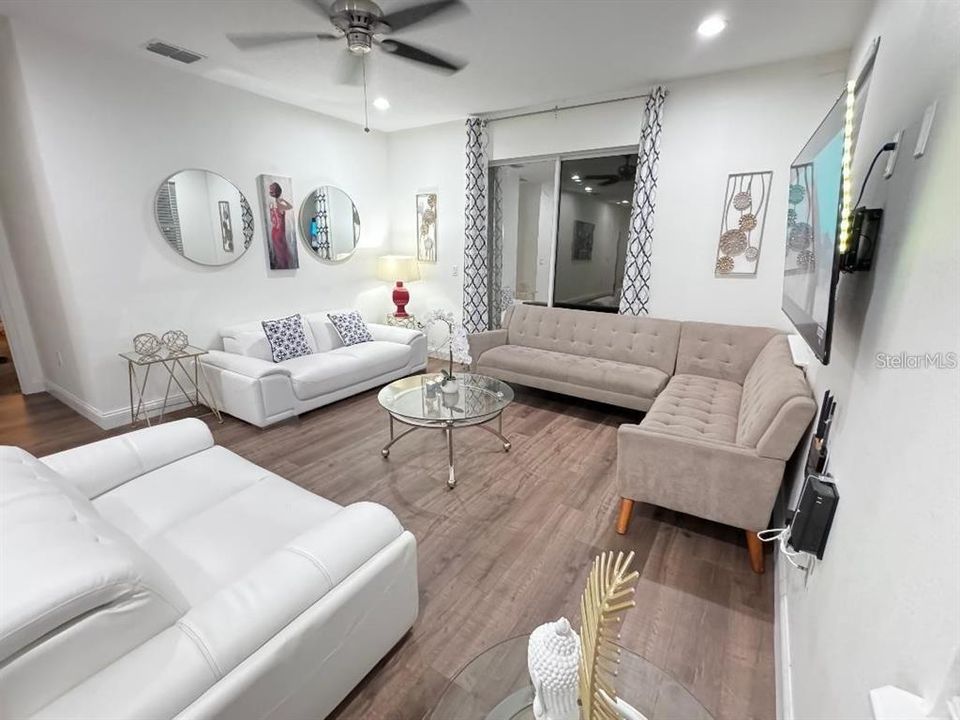 For Rent: $2,900 (4 beds, 3 baths, 1868 Square Feet)