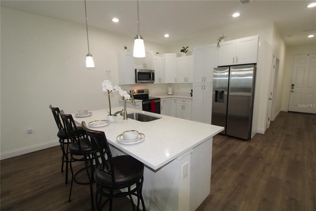 For Rent: $2,900 (4 beds, 3 baths, 1868 Square Feet)