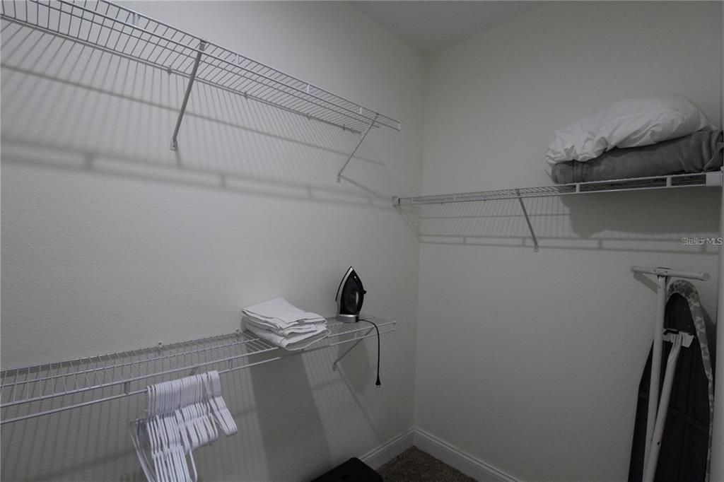 For Rent: $2,900 (4 beds, 3 baths, 1868 Square Feet)