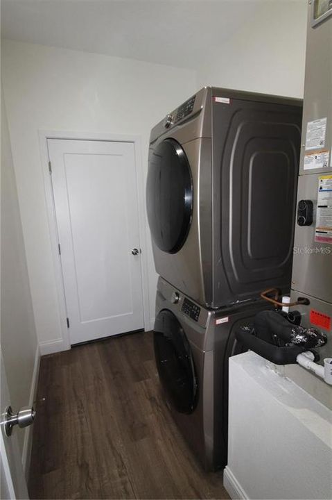For Rent: $2,900 (4 beds, 3 baths, 1868 Square Feet)