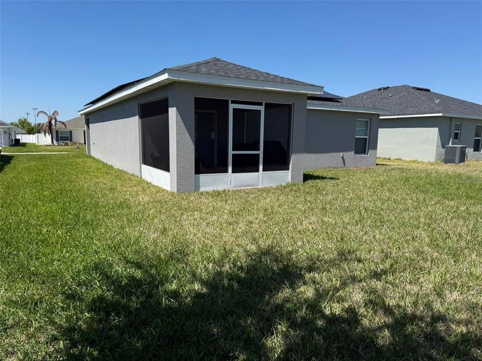 For Rent: $2,100 (3 beds, 2 baths, 1302 Square Feet)