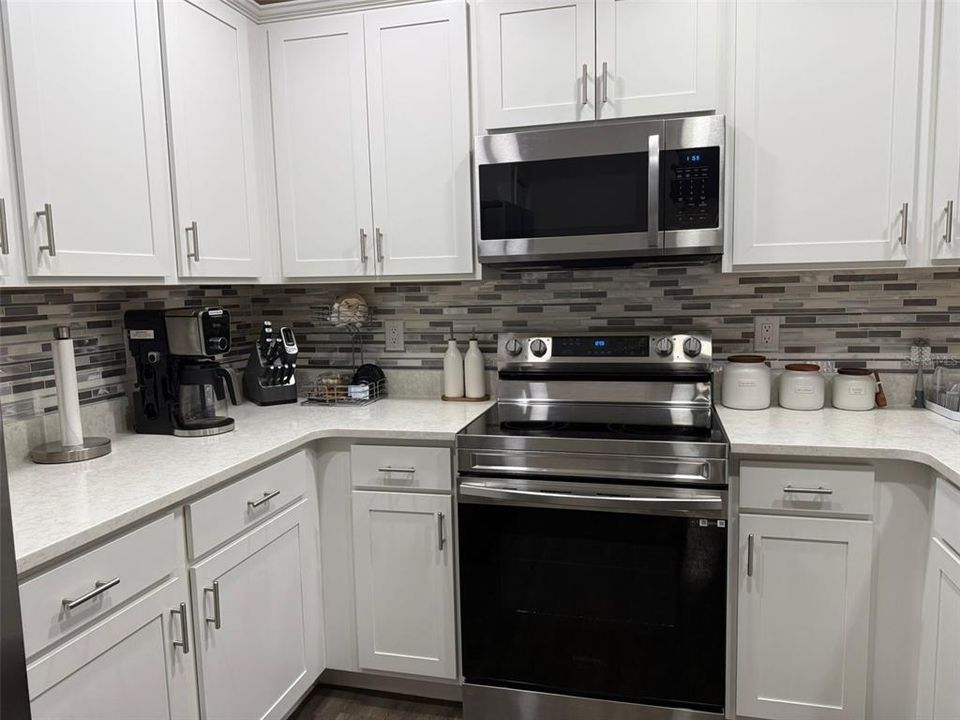 For Rent: $2,100 (3 beds, 2 baths, 1302 Square Feet)