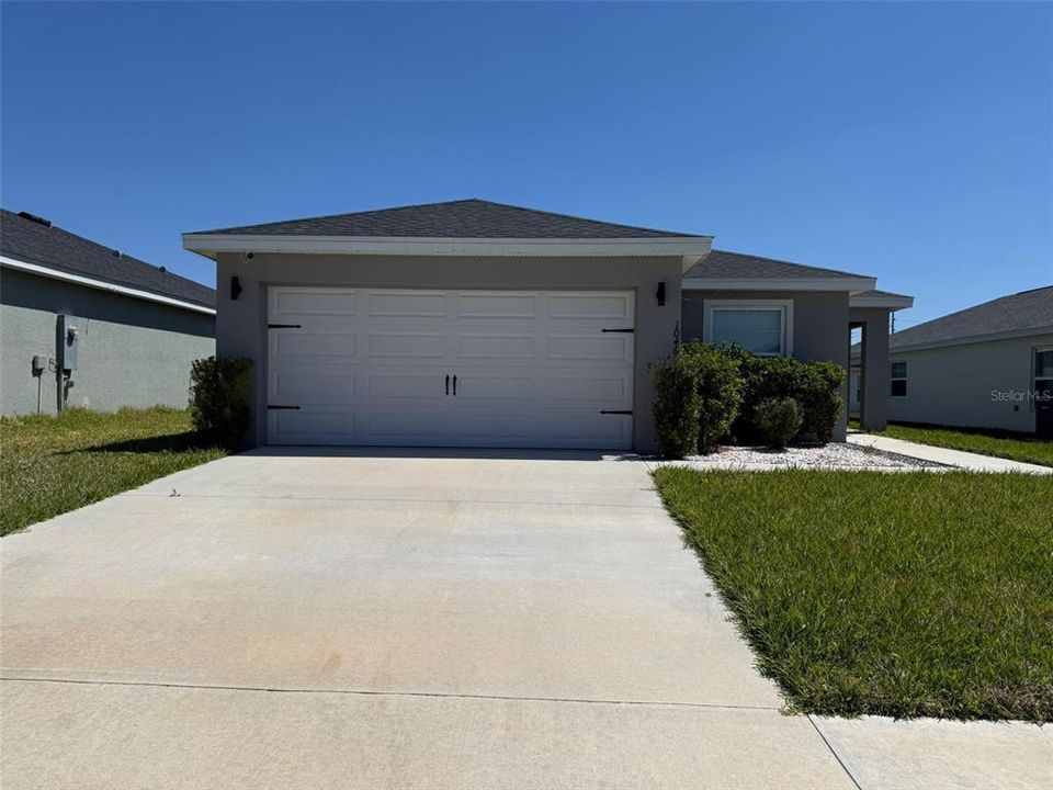 For Rent: $2,100 (3 beds, 2 baths, 1302 Square Feet)