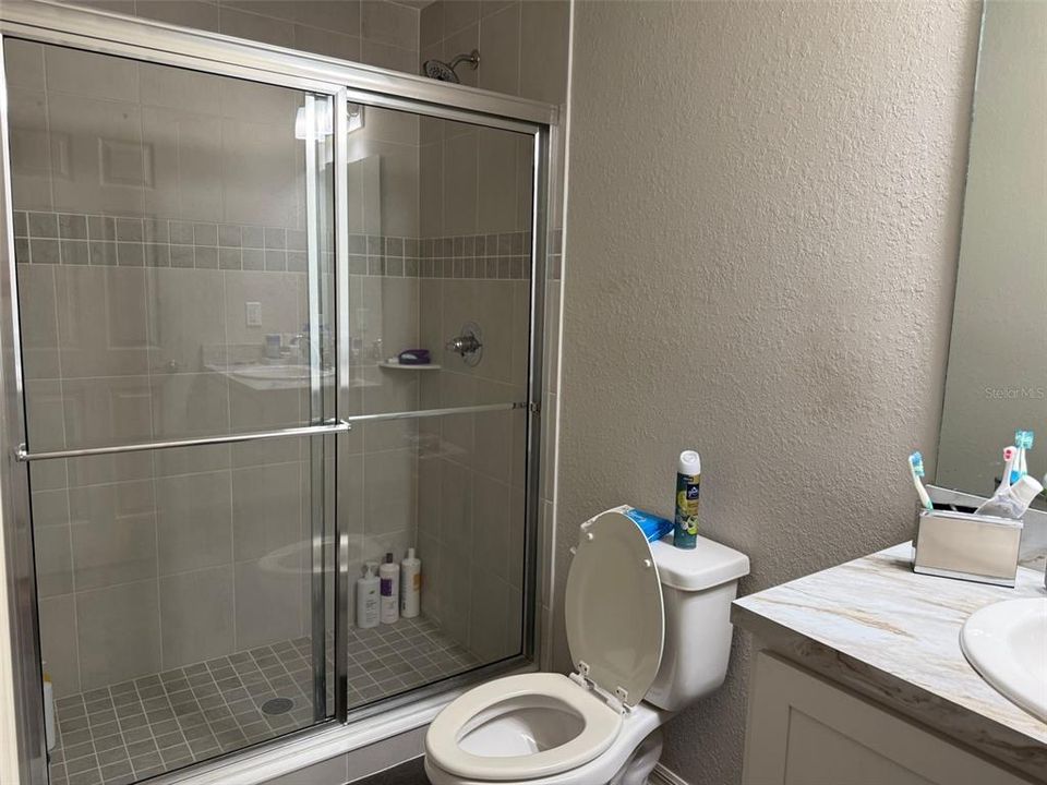 For Rent: $2,100 (3 beds, 2 baths, 1302 Square Feet)