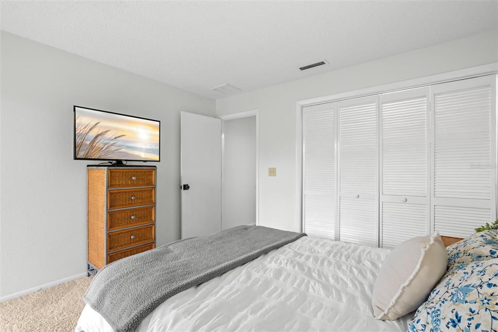 На продажу: $299,000 (3 спален, 2 ванн, 1385 Квадратных фут)