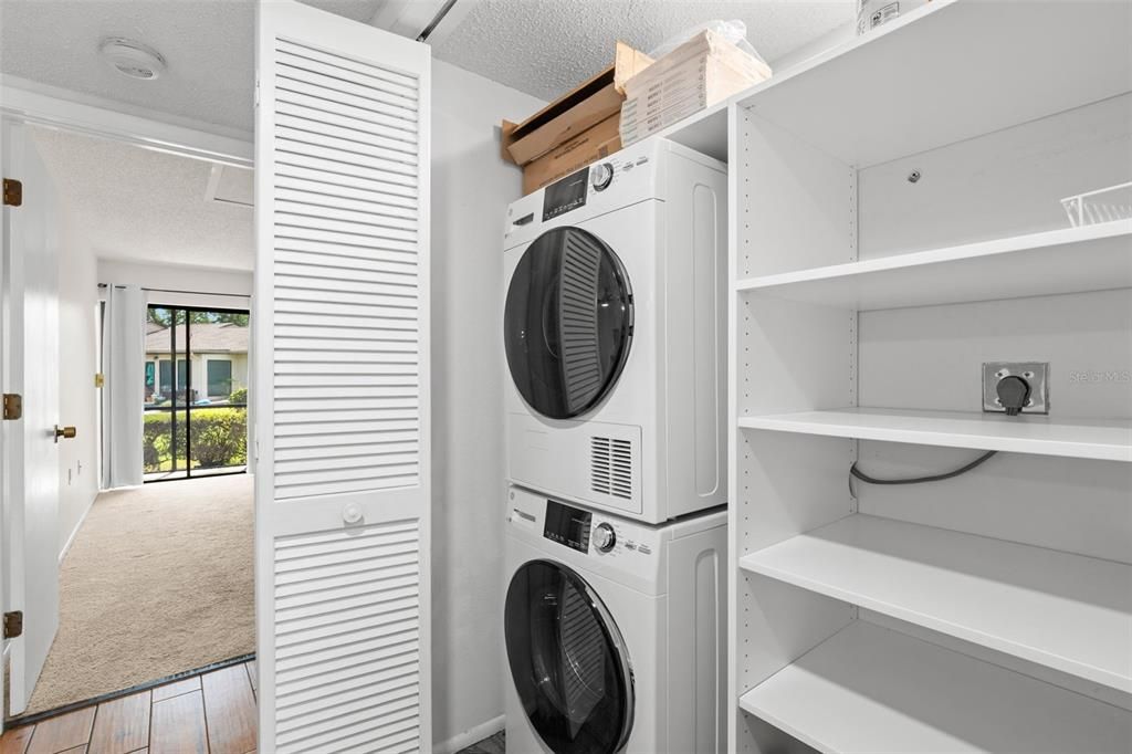 На продажу: $299,000 (3 спален, 2 ванн, 1385 Квадратных фут)