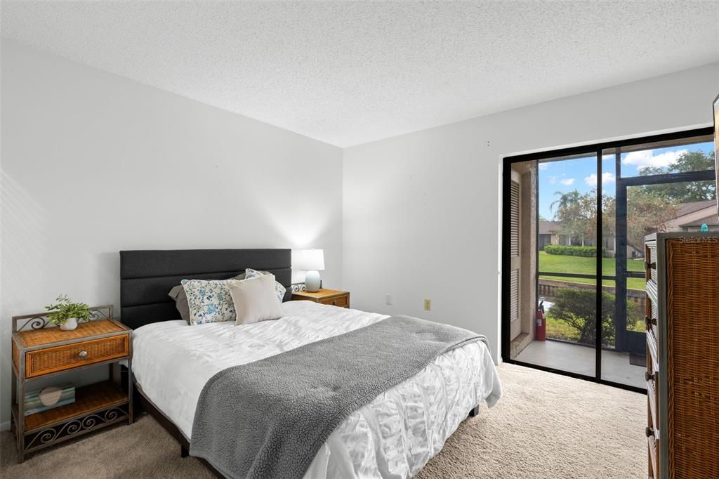 На продажу: $299,000 (3 спален, 2 ванн, 1385 Квадратных фут)