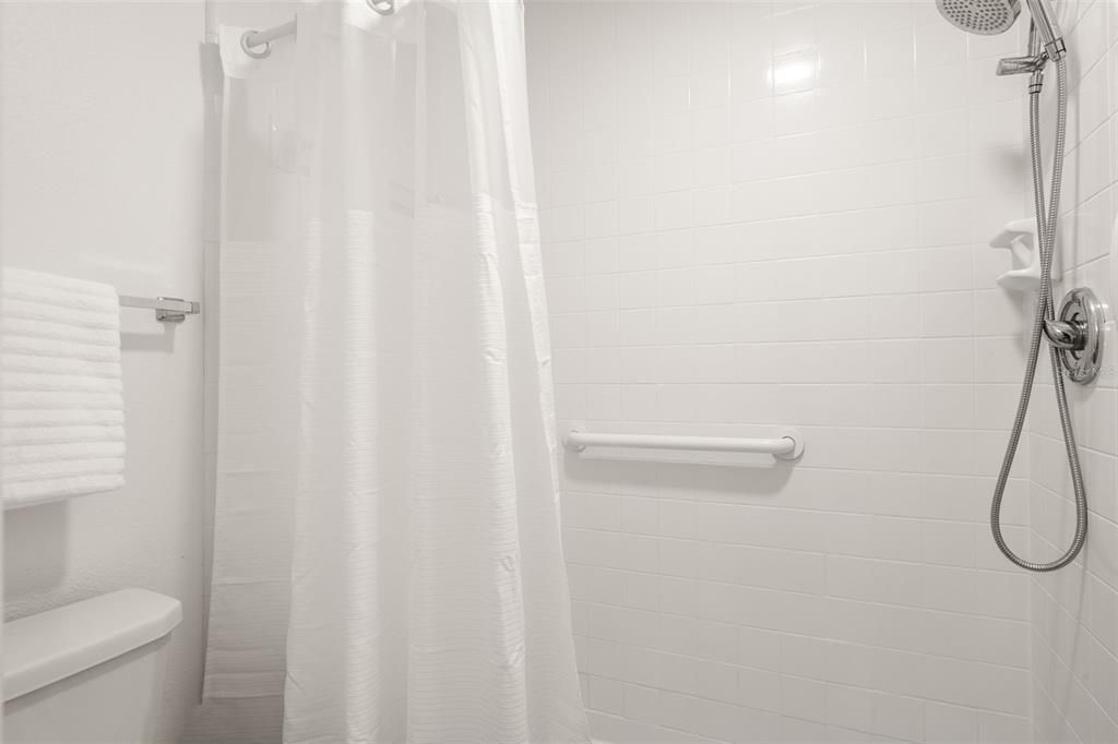 На продажу: $299,000 (3 спален, 2 ванн, 1385 Квадратных фут)