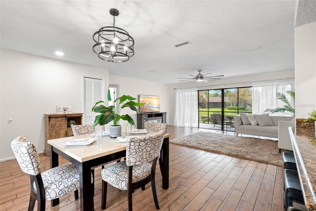 На продажу: $299,000 (3 спален, 2 ванн, 1385 Квадратных фут)