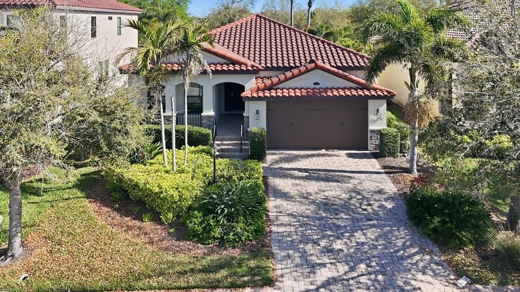 For Sale: $930,000 (4 beds, 2 baths, 2058 Square Feet)