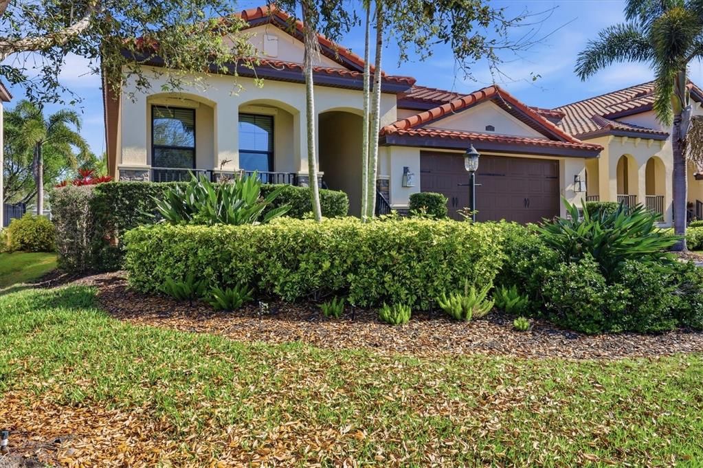 For Sale: $930,000 (4 beds, 2 baths, 2058 Square Feet)