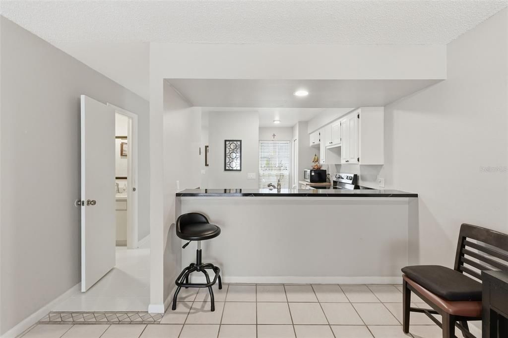 For Sale: $252,500 (2 beds, 2 baths, 1184 Square Feet)