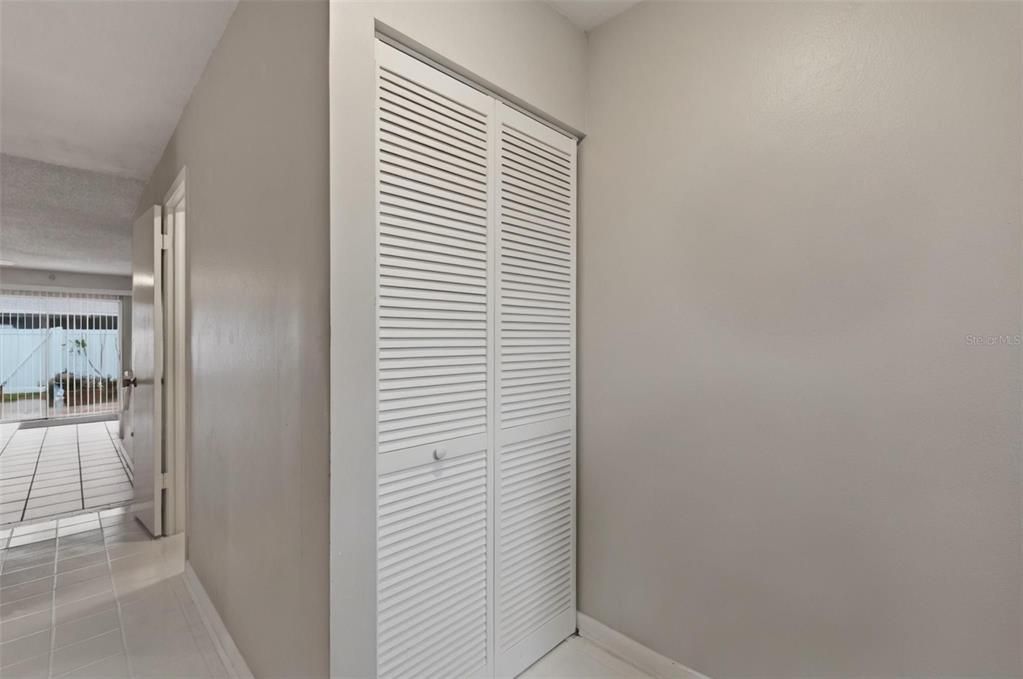 For Sale: $252,500 (2 beds, 2 baths, 1184 Square Feet)