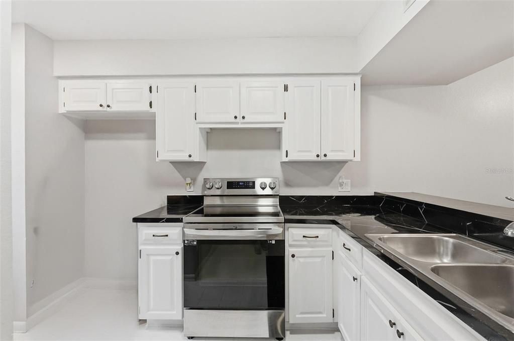 For Sale: $252,500 (2 beds, 2 baths, 1184 Square Feet)