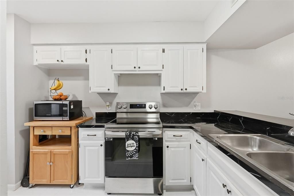 For Sale: $252,500 (2 beds, 2 baths, 1184 Square Feet)
