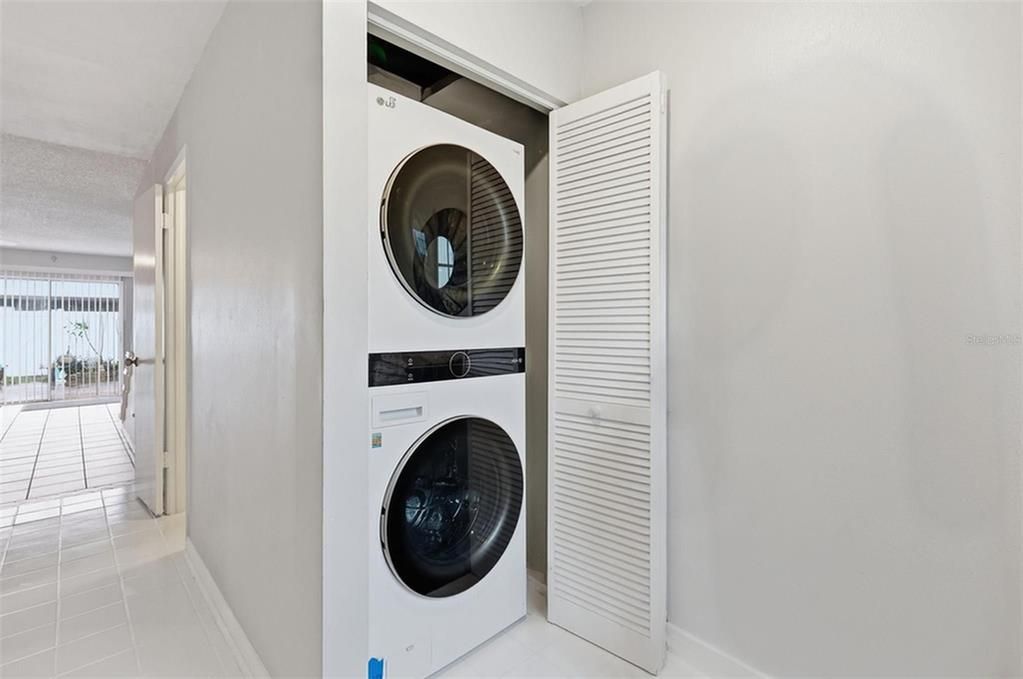For Sale: $252,500 (2 beds, 2 baths, 1184 Square Feet)