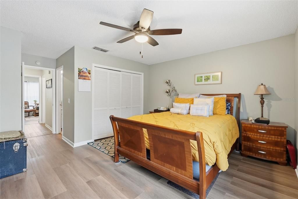 For Sale: $252,500 (2 beds, 2 baths, 1184 Square Feet)