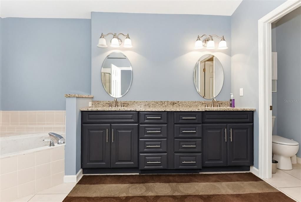 На продажу: $299,000 (3 спален, 2 ванн, 1598 Квадратных фут)