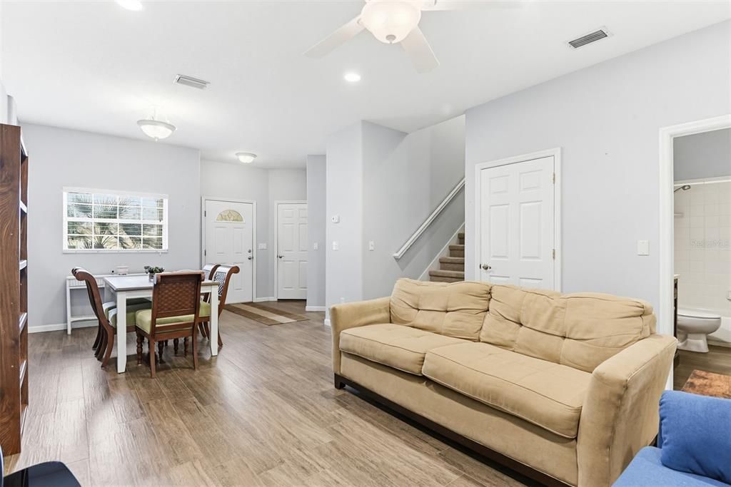 На продажу: $299,000 (3 спален, 2 ванн, 1598 Квадратных фут)