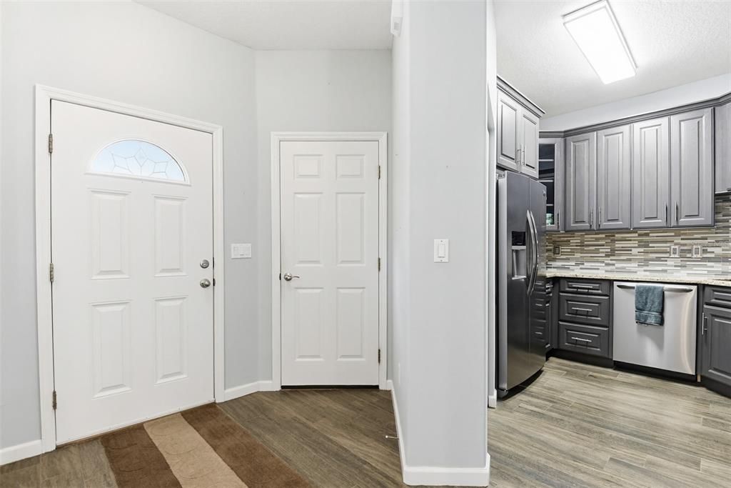 На продажу: $299,000 (3 спален, 2 ванн, 1598 Квадратных фут)