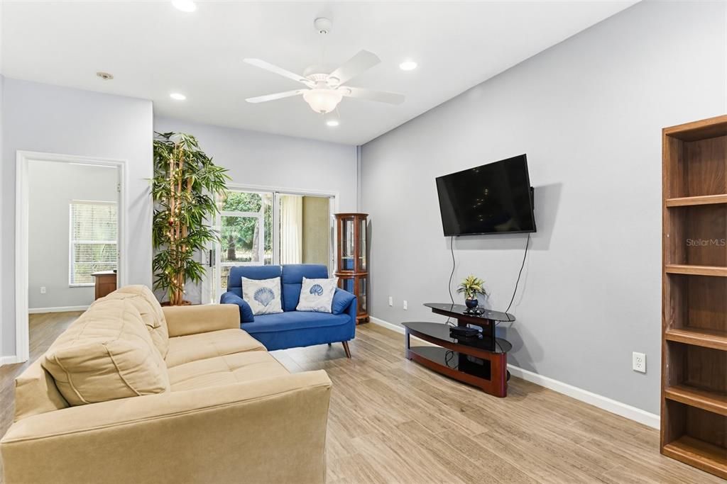 На продажу: $299,000 (3 спален, 2 ванн, 1598 Квадратных фут)