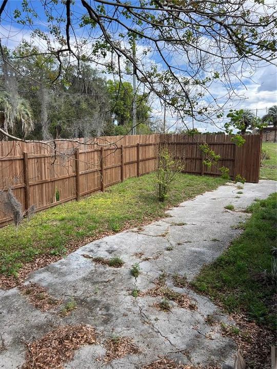 For Sale: $179,900 (3 beds, 2 baths, 960 Square Feet)