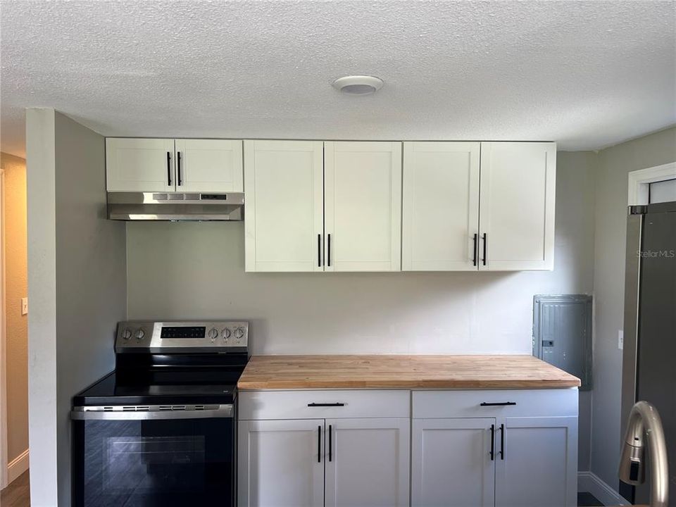 For Sale: $179,900 (3 beds, 2 baths, 960 Square Feet)