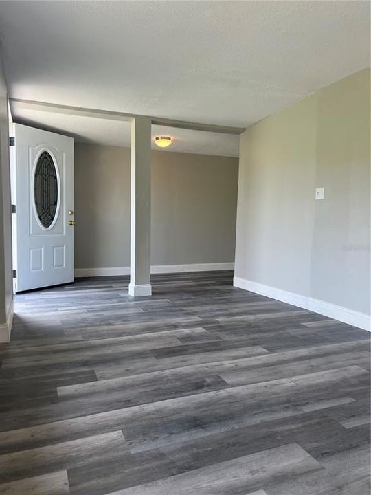 For Sale: $179,900 (3 beds, 2 baths, 960 Square Feet)