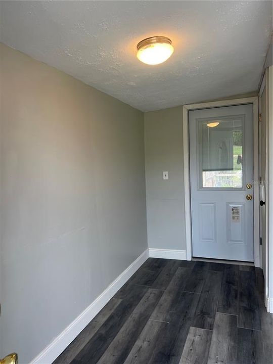 For Sale: $179,900 (3 beds, 2 baths, 960 Square Feet)