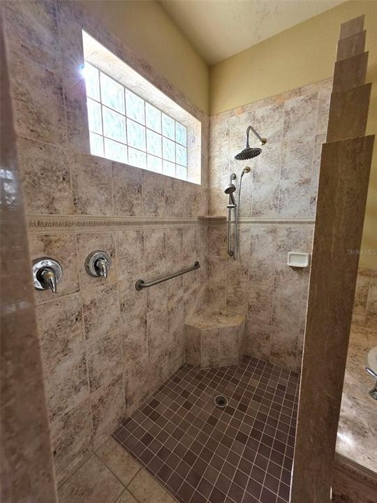 Active With Contract: $499,000 (3 beds, 3 baths, 2807 Square Feet)