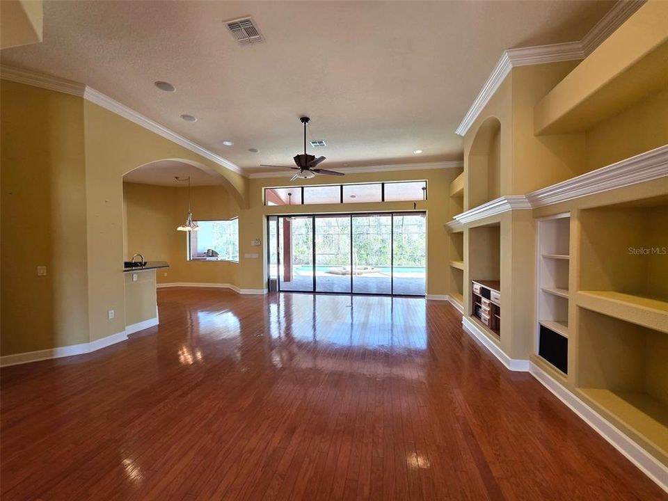 Active With Contract: $499,000 (3 beds, 3 baths, 2807 Square Feet)