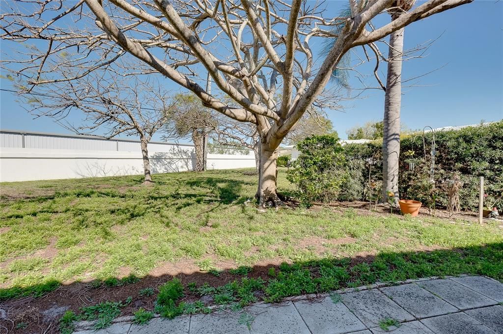 Под контрактом: $174,500 (2 спален, 2 ванн, 1121 Квадратных фут)