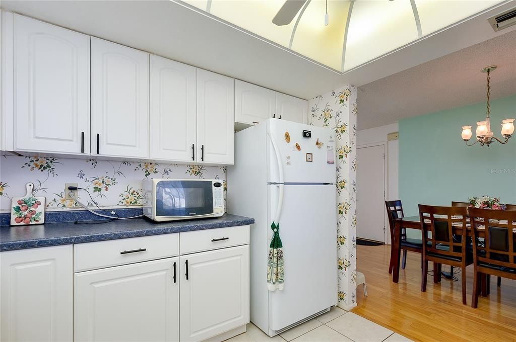 Под контрактом: $174,500 (2 спален, 2 ванн, 1121 Квадратных фут)