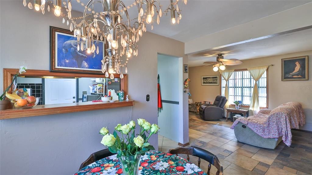 For Sale: $254,900 (4 beds, 1 baths, 1292 Square Feet)