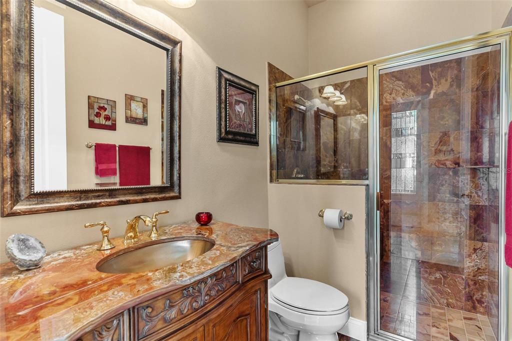 En Venta: $619,900 (3 camas, 3 baños, 3024 Pies cuadrados)