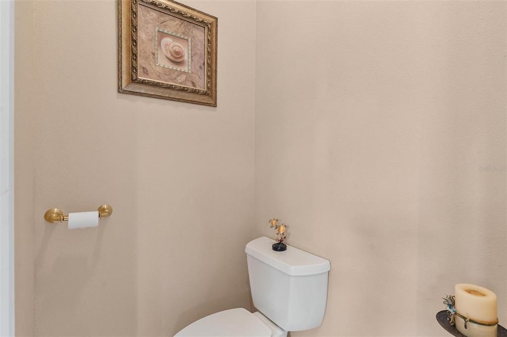 En Venta: $619,900 (3 camas, 3 baños, 3024 Pies cuadrados)