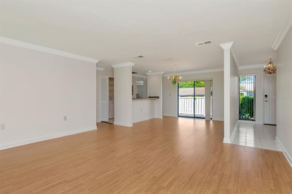 For Sale: $249,000 (2 beds, 2 baths, 1380 Square Feet)