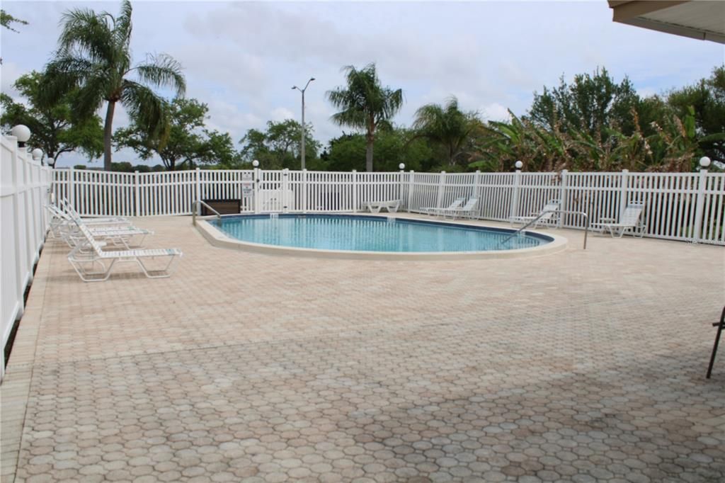 待售: $225,000 (2 贝兹, 2 浴室, 915 平方英尺)