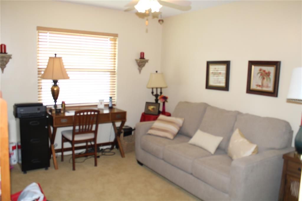 待售: $225,000 (2 贝兹, 2 浴室, 915 平方英尺)