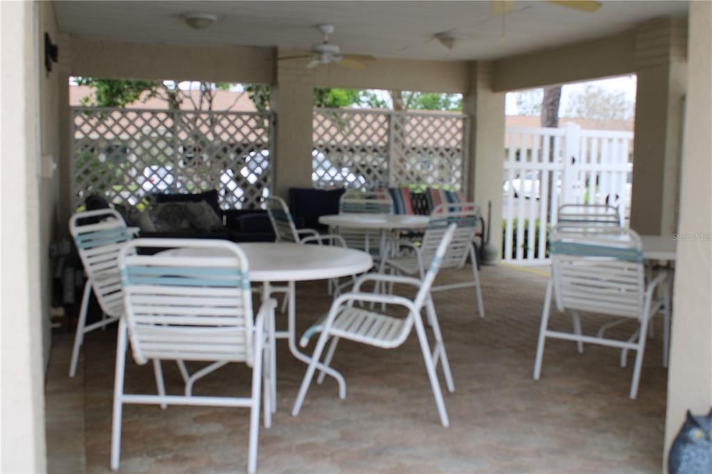 待售: $225,000 (2 贝兹, 2 浴室, 915 平方英尺)