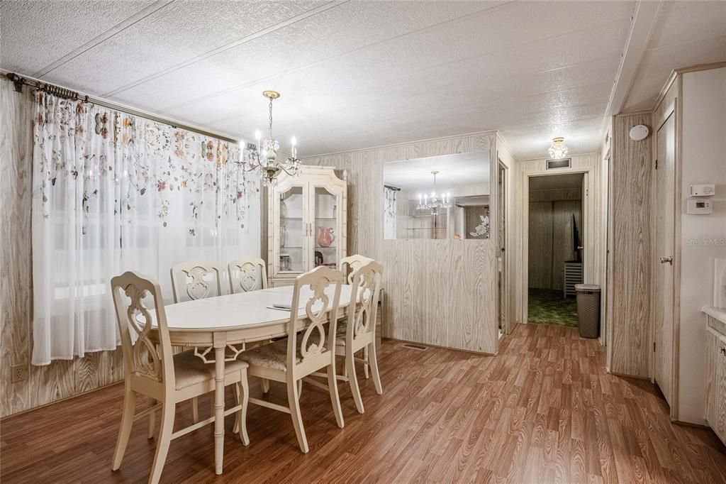 En Venta: $163,000 (2 camas, 2 baños, 1128 Pies cuadrados)