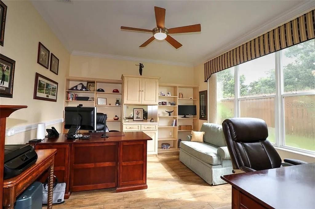 For Sale: $489,000 (3 beds, 2 baths, 2806 Square Feet)