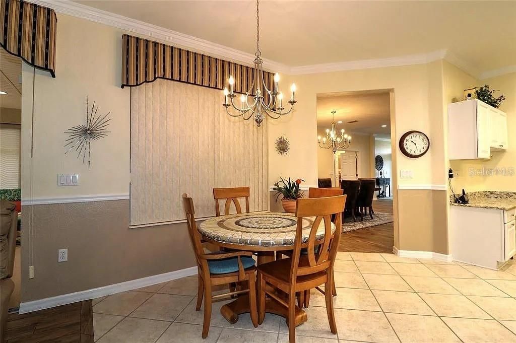 For Sale: $489,000 (3 beds, 2 baths, 2806 Square Feet)