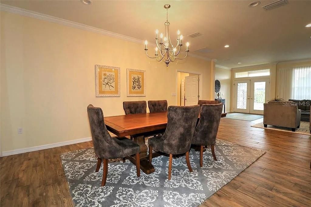 For Sale: $489,000 (3 beds, 2 baths, 2806 Square Feet)