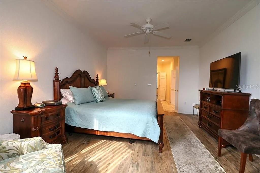 For Sale: $489,000 (3 beds, 2 baths, 2806 Square Feet)